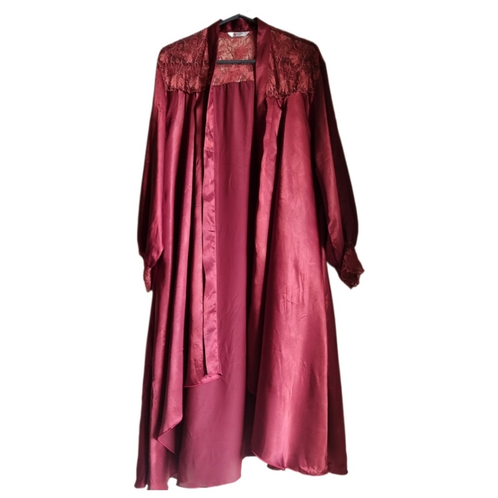 Montagut Women Silk Kimono. - Picture 1 of 10